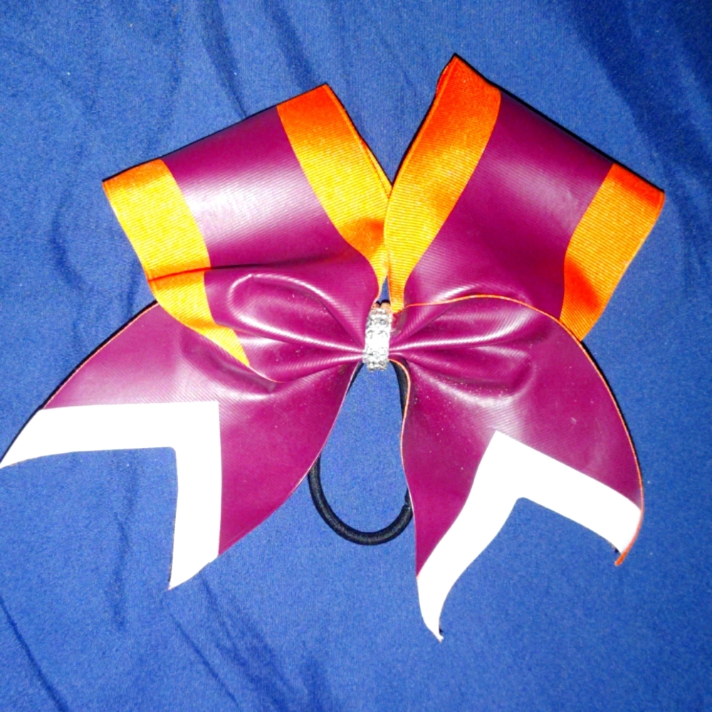 Cheer bow